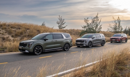 KIA Carnival 2024 – loại bỏ động cơ V6, chỉ dùng động cơ diesel 2.2L, khởi điểm từ 1,299 tỷ đồng